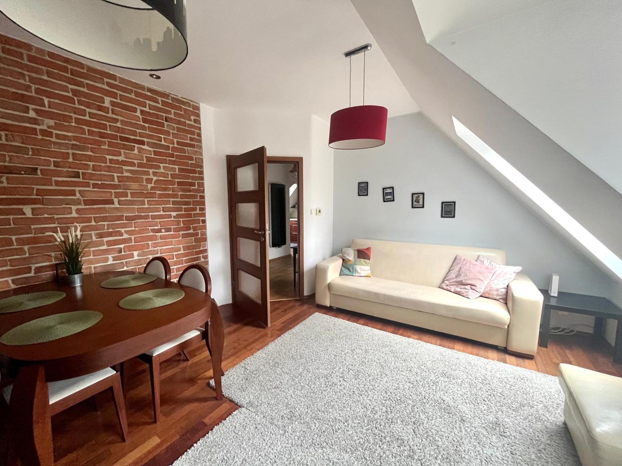 Agapella - Attic 550 M From The *